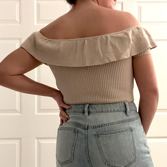 Off-Shoulder Stretchy Top - Picture 2 of 3